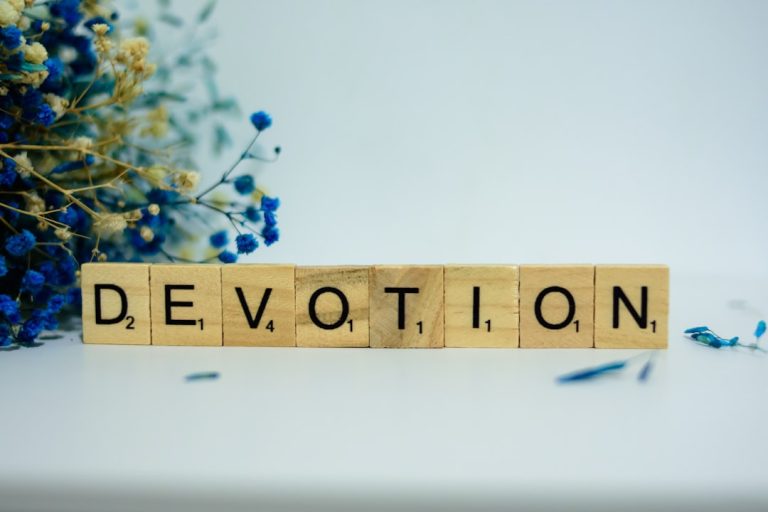découvrez nos conseils et exemples pour rédiger une lettre de motivation percutante et personnalisée, afin de maximiser vos chances d’obtenir un entretien d’embauche ou d’accéder à une formation.