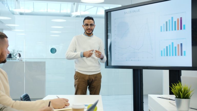 découvrez les dernières tendances de la formation professionnelle : innovations pédagogiques, digital learning, certifications, et développement des compétences pour booster votre carrière.